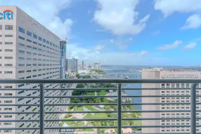 325 S Biscayne Blvd #4122, Miami: photo 1 of 35