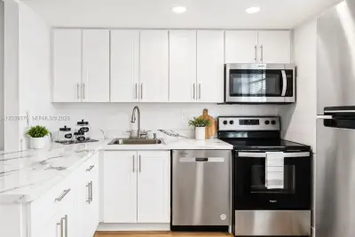 7605 NW 5th Pl #103, Margate: photo 1 of 10