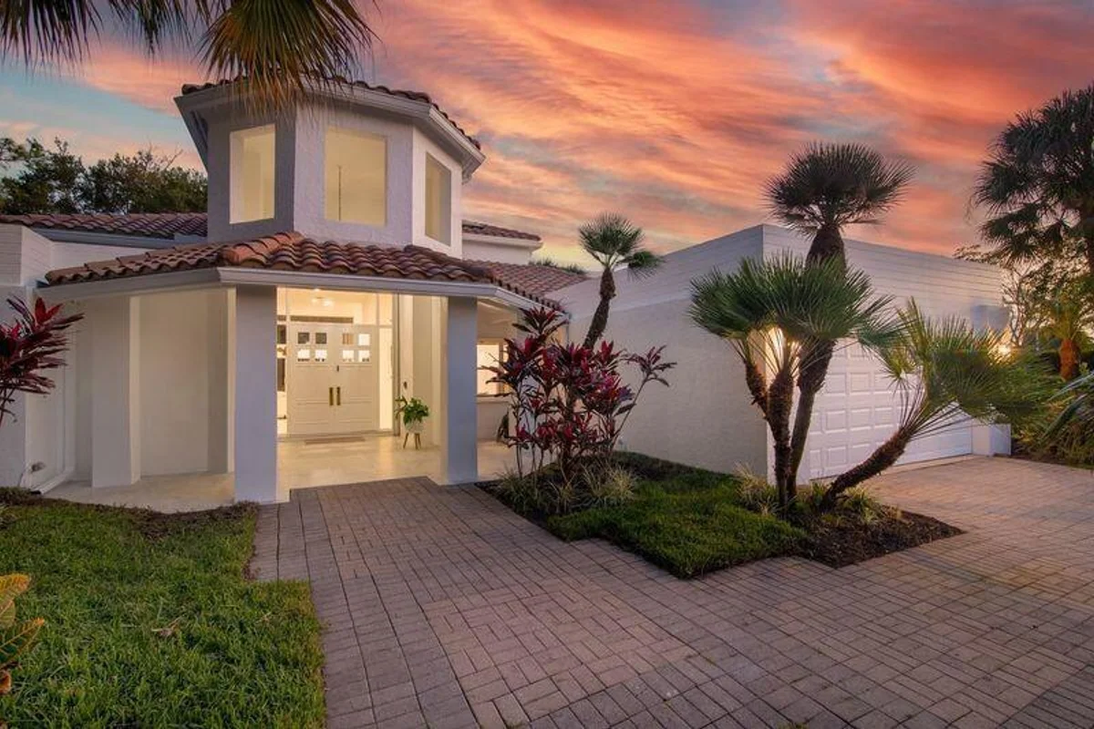 1084 Seagull Park Rd S, West Palm Beach: photo 1 of 59