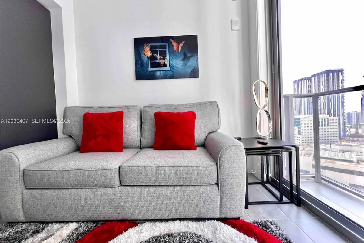227 NE 2nd St #2308, Miami: photo 1 of 16