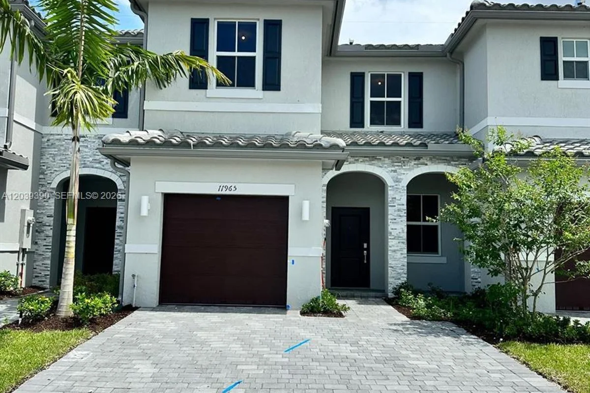 11965 NW 47th Manor, Coral Springs: photo 1 of 21