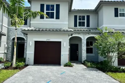 11965 NW 47th Manor, Coral Springs: photo 1 of 21