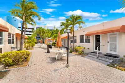 336 Arthur St #118, Hollywood: photo 1 of 25
