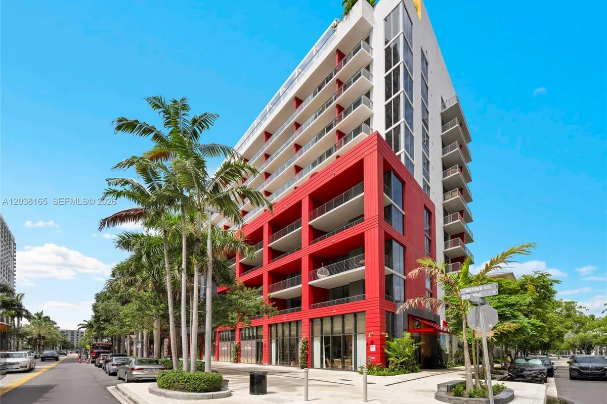 90 NE 32nd St #406, Miami: photo 1 of 23