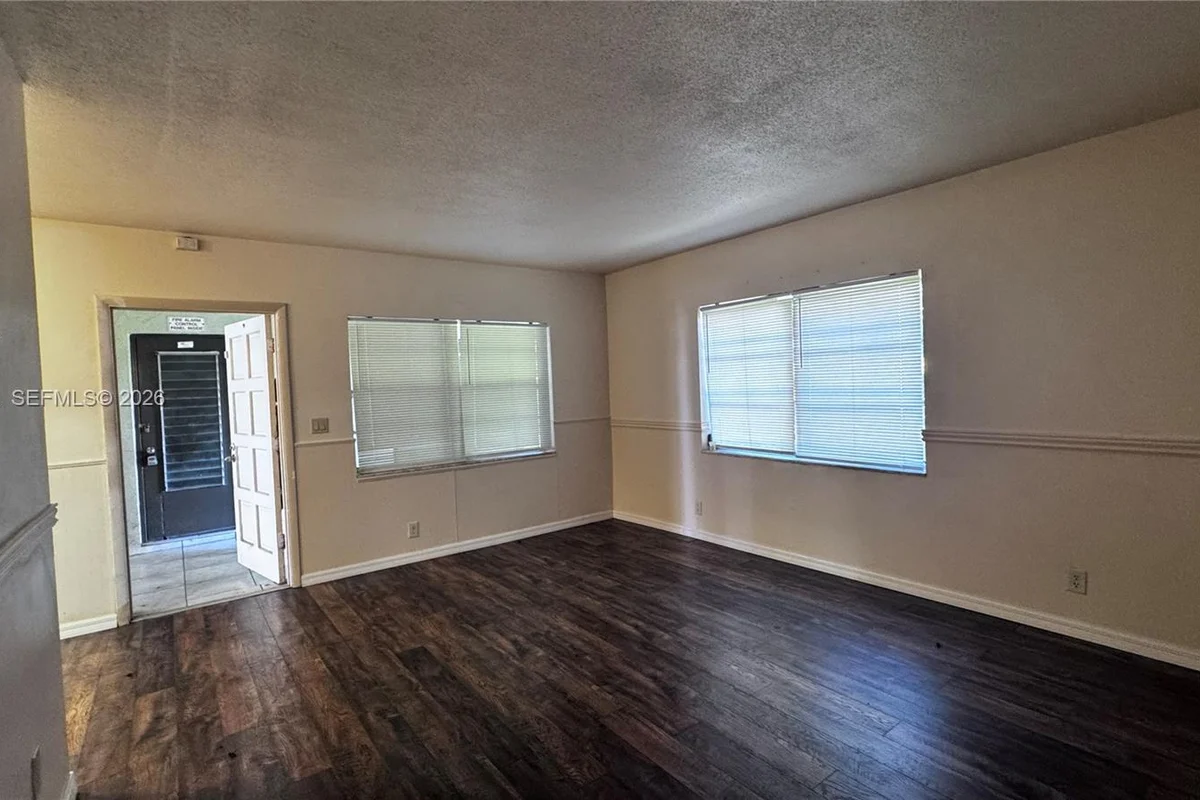 1522 NE 34th Ct #4, Oakland Park: photo 1 of 22