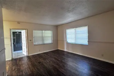 1522 NE 34th Ct #4, Oakland Park: photo 1 of 22