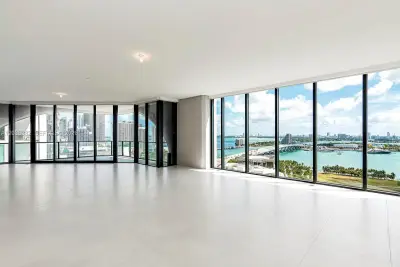 1000 Biscayne Blvd #2002, Miami: photo 1 of 55