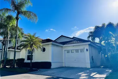 1480 Sweetbay Way, Hollywood: photo 1 of 16