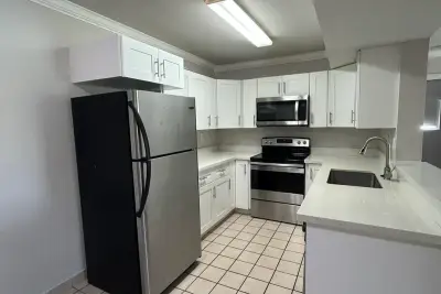 450 W Palm Cir W #103, Pembroke Pines: photo 1 of 12