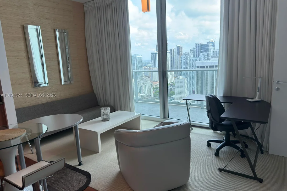 300 S Biscayne Blvd #T-3703, Miami: photo 1 of 34