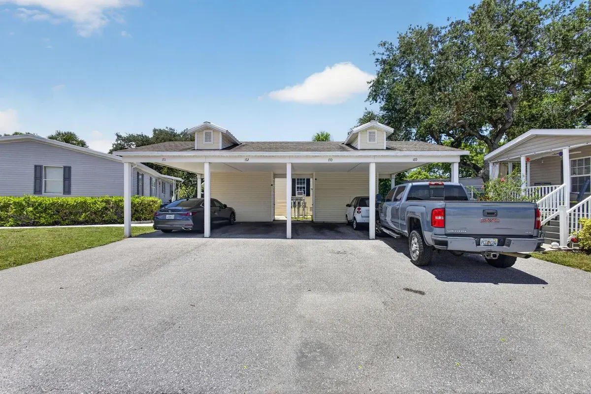 170 Maple Ave W, Palm Beach Gardens: photo 1 of 63
