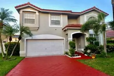 2410 NW 137th Ter, Sunrise: photo 1 of 25