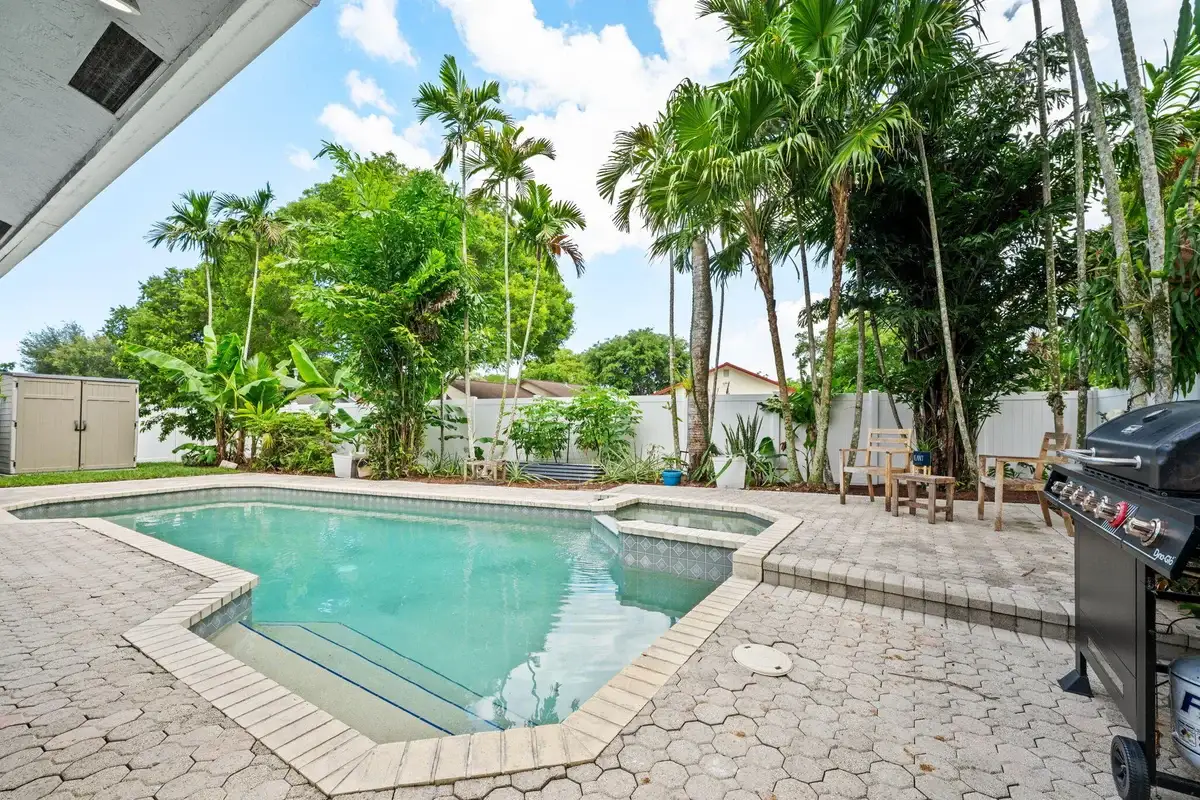 5591 SW 99th Ave, Cooper City: photo 1 of 26