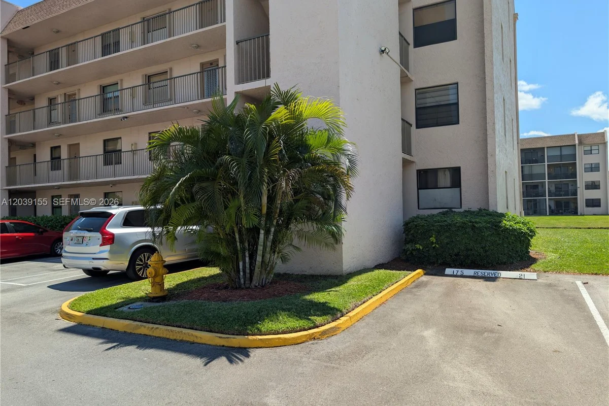 10120 Sunrise Lakes Blvd #110, Sunrise: photo 1 of 20