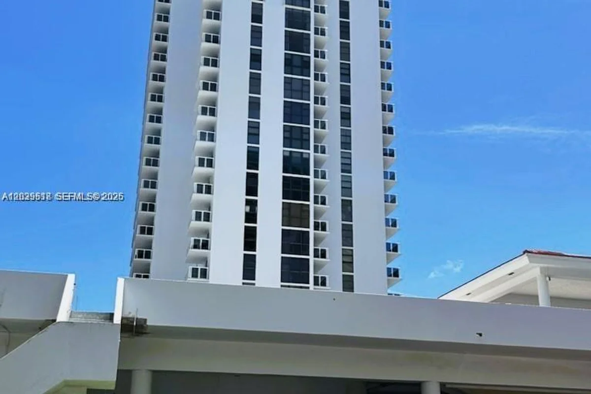 20515 E Country Club Dr #142, Aventura: photo 1 of 15