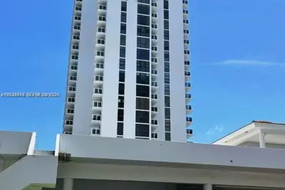 20515 E Country Club Dr #142, Aventura: photo 1 of 15