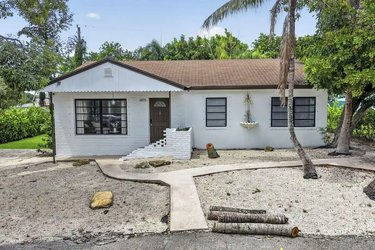 1875 Ridge Rd, Juno Beach: photo 1 of 54