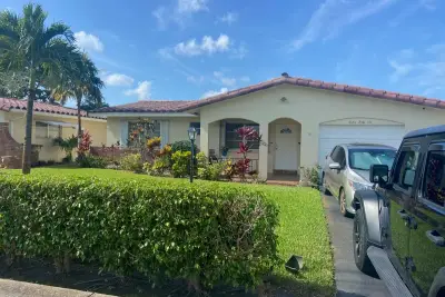 1246 NW 45th St, Deerfield Beach: photo 1 of 29
