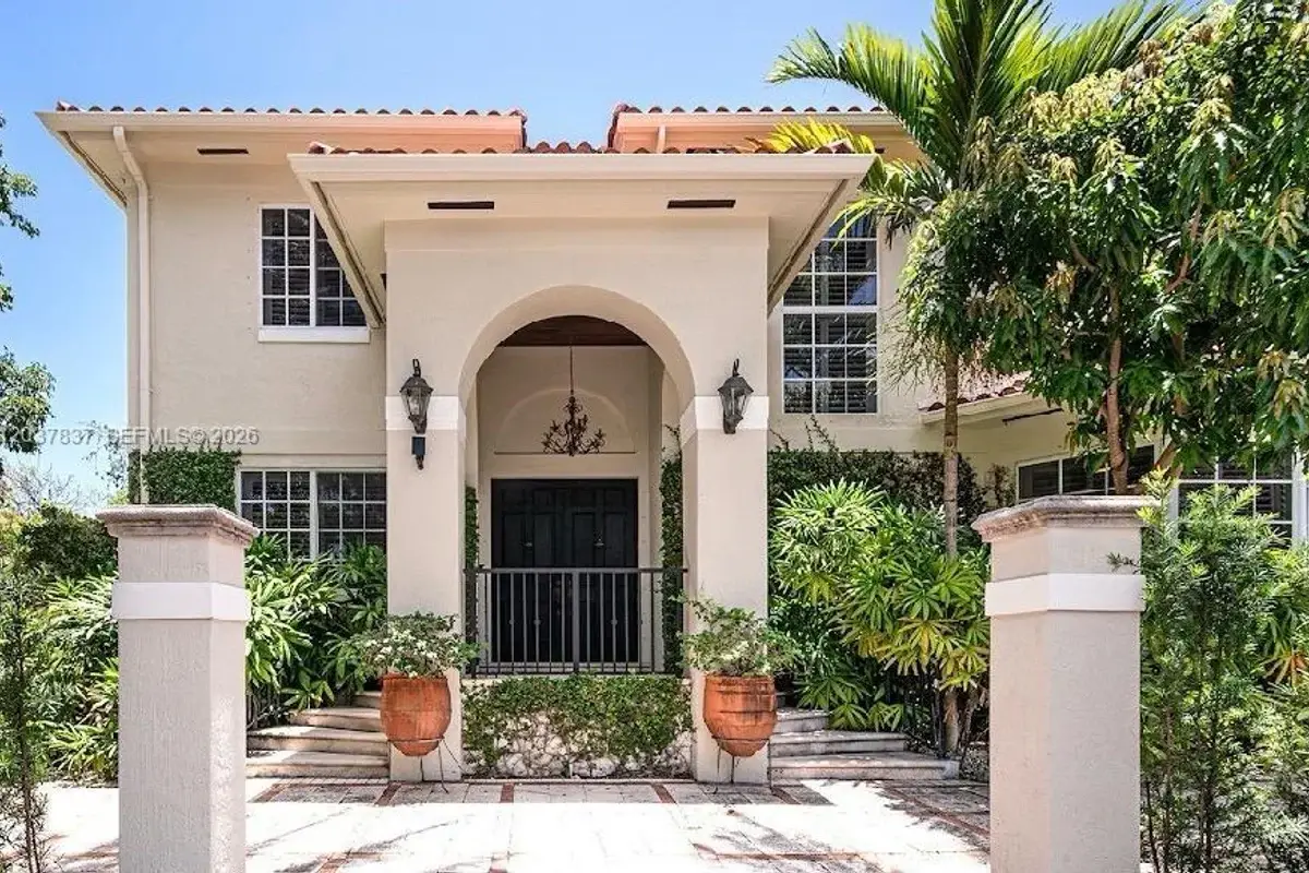 797 Glenridge Rd, Key Biscayne: photo 1 of 16