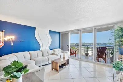 18031 Biscayne Blvd #1401, Aventura: photo 1 of 54