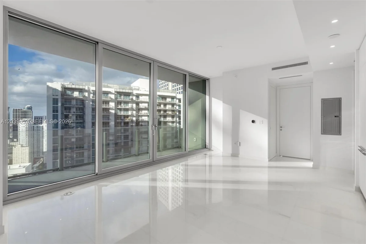 300 Biscayne Blvd Way #4008, Miami: photo 1 of 17