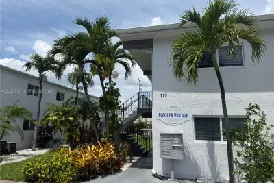 715 NE 2nd Ave #204, Fort Lauderdale: photo 1 of 12