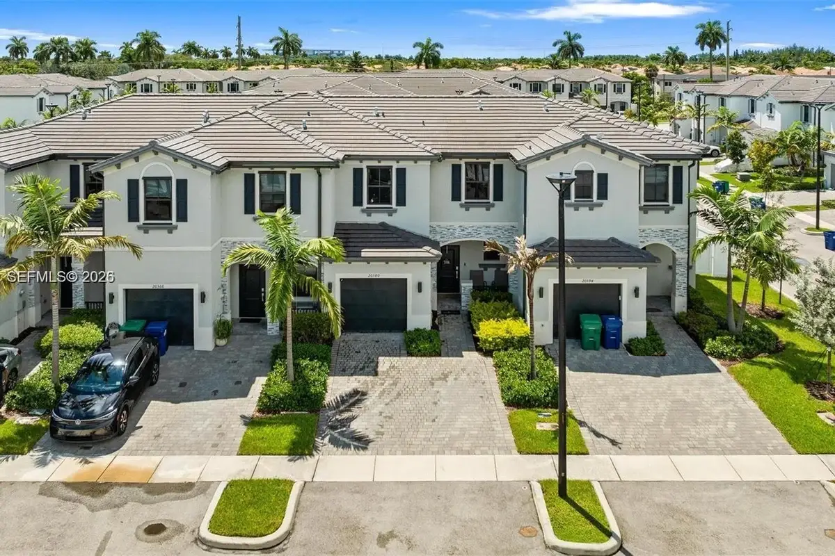 20380 NW 5th Ct, Miami Gardens: photo 1 of 43