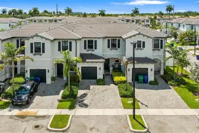 20380 NW 5th Ct, Miami Gardens: photo 1 of 43