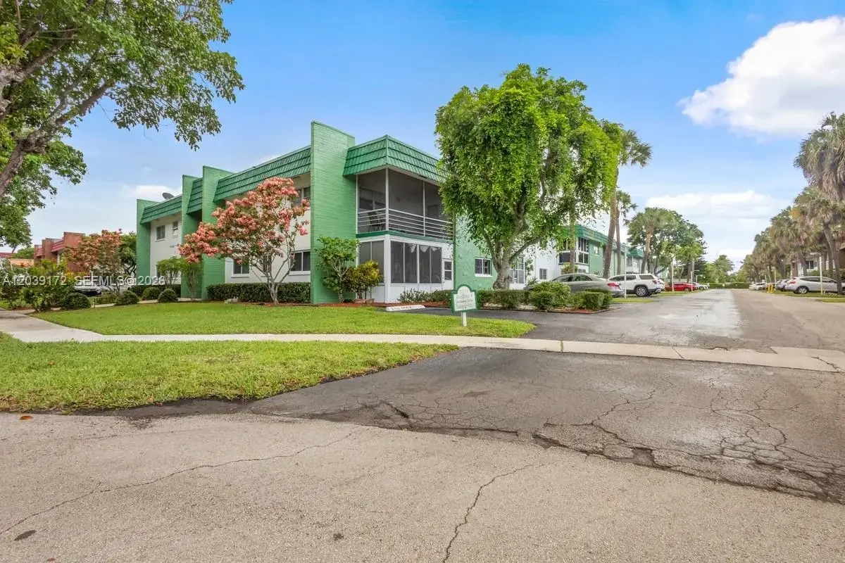 2271 NW 48th Ter #112, Lauderhill: photo 1 of 14