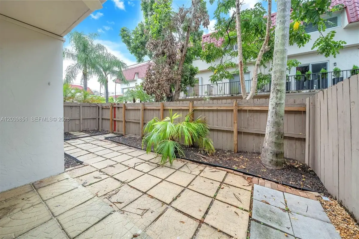 8650 SW 67th Ave #1010, Pinecrest: photo 1 of 17