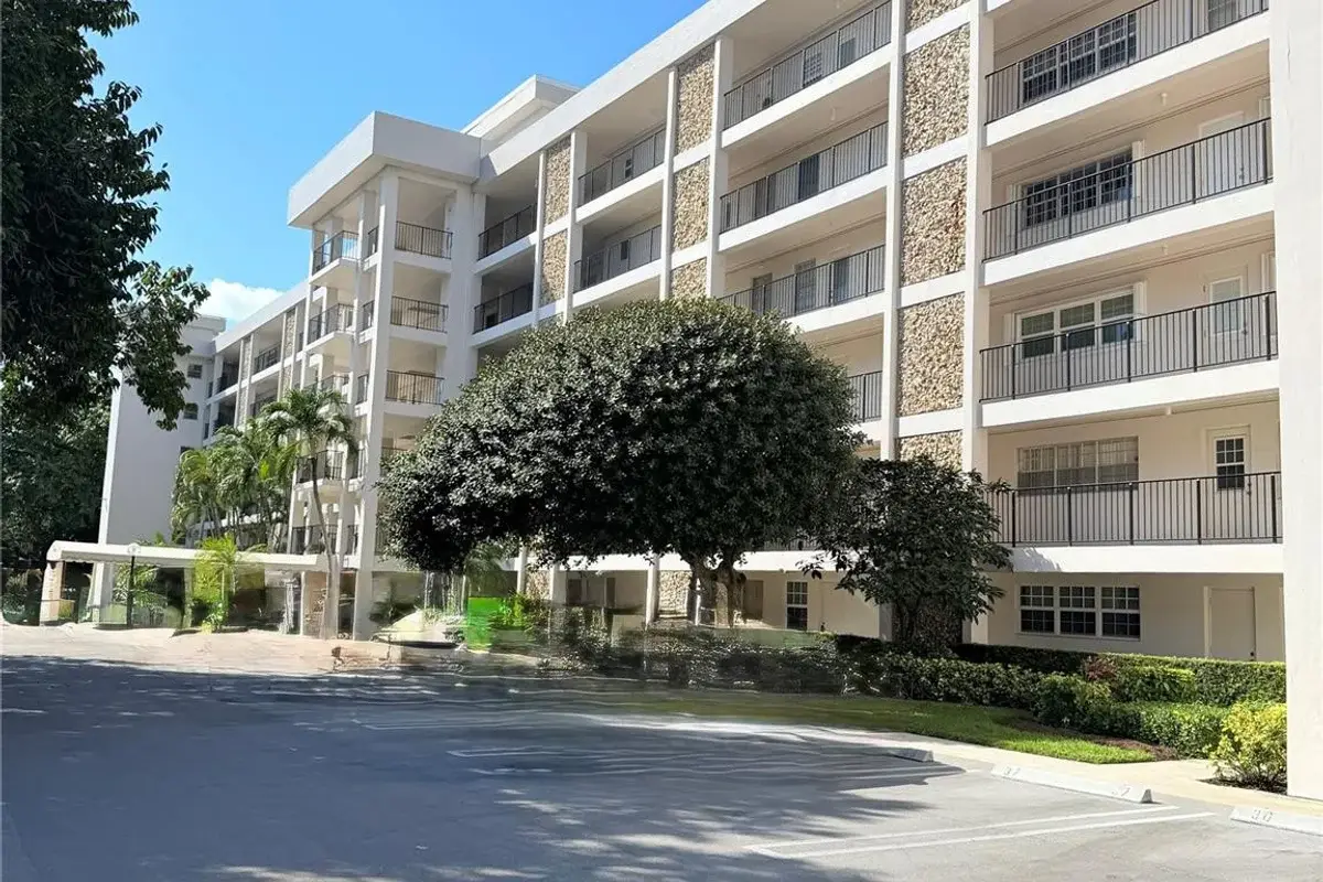 2801 N Palm Aire Dr #604, Pompano Beach: photo 1 of 27