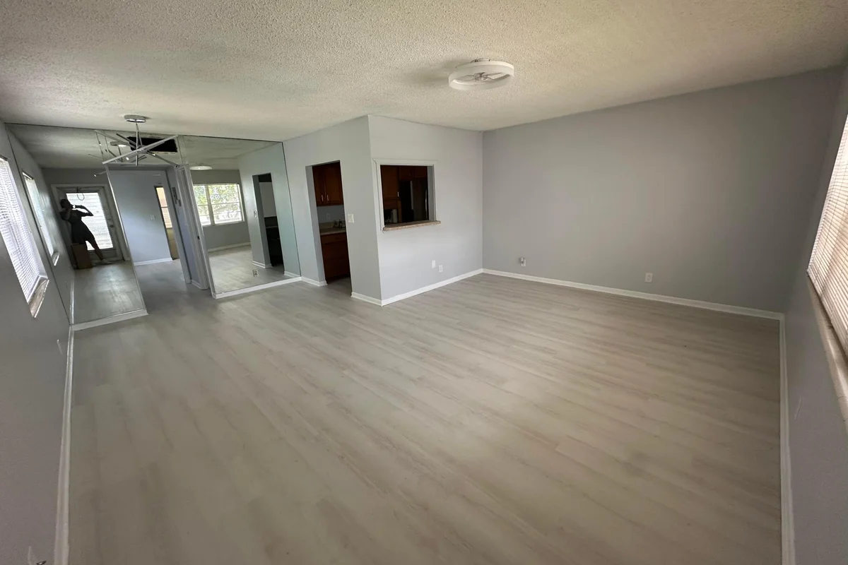 21 Salisbury A, West Palm Beach: photo 1 of 11