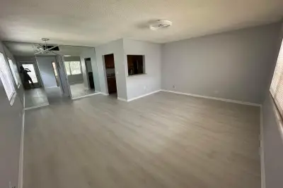 21 Salisbury A, West Palm Beach: photo 1 of 11