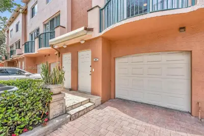 2107 SE 10th Ave #809, Fort Lauderdale: photo 1 of 42