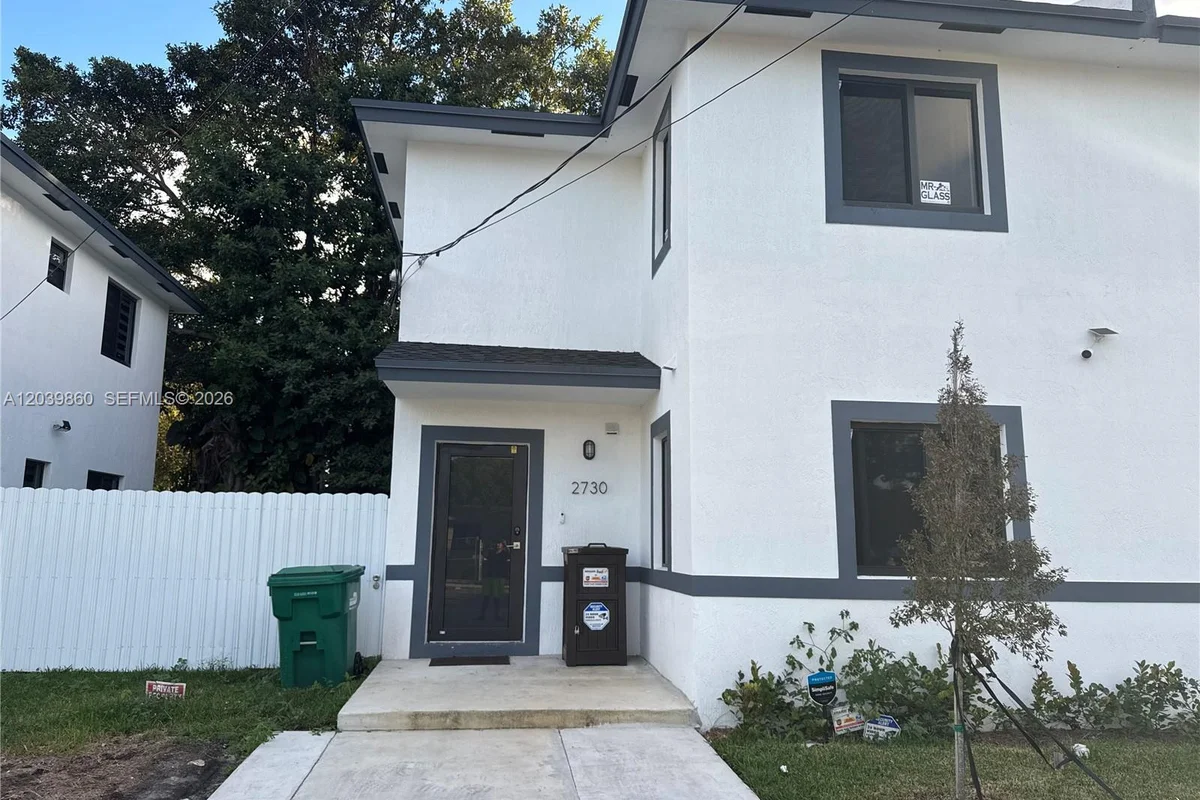 2730 NW 44th #3, Miami: photo 1 of 12