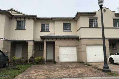 1413 Lucaya Dr, Riviera Beach: photo 1 of 10