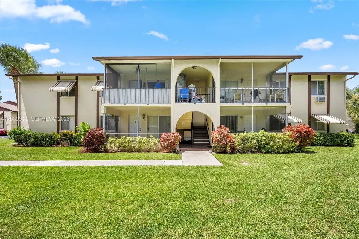 5839 La Pinata Blvd #C-2, Greenacres: photo 1 of 25