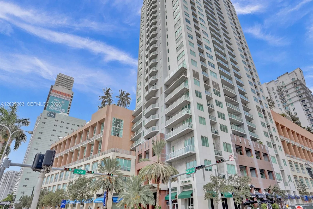 244 Biscayne Blvd #3409, Miami: photo 1 of 52