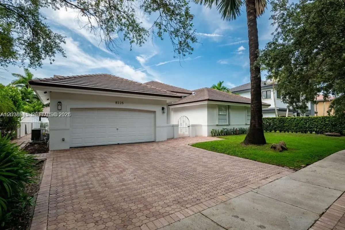 8325 NW 161st Ter, Miami Lakes: photo 1 of 11