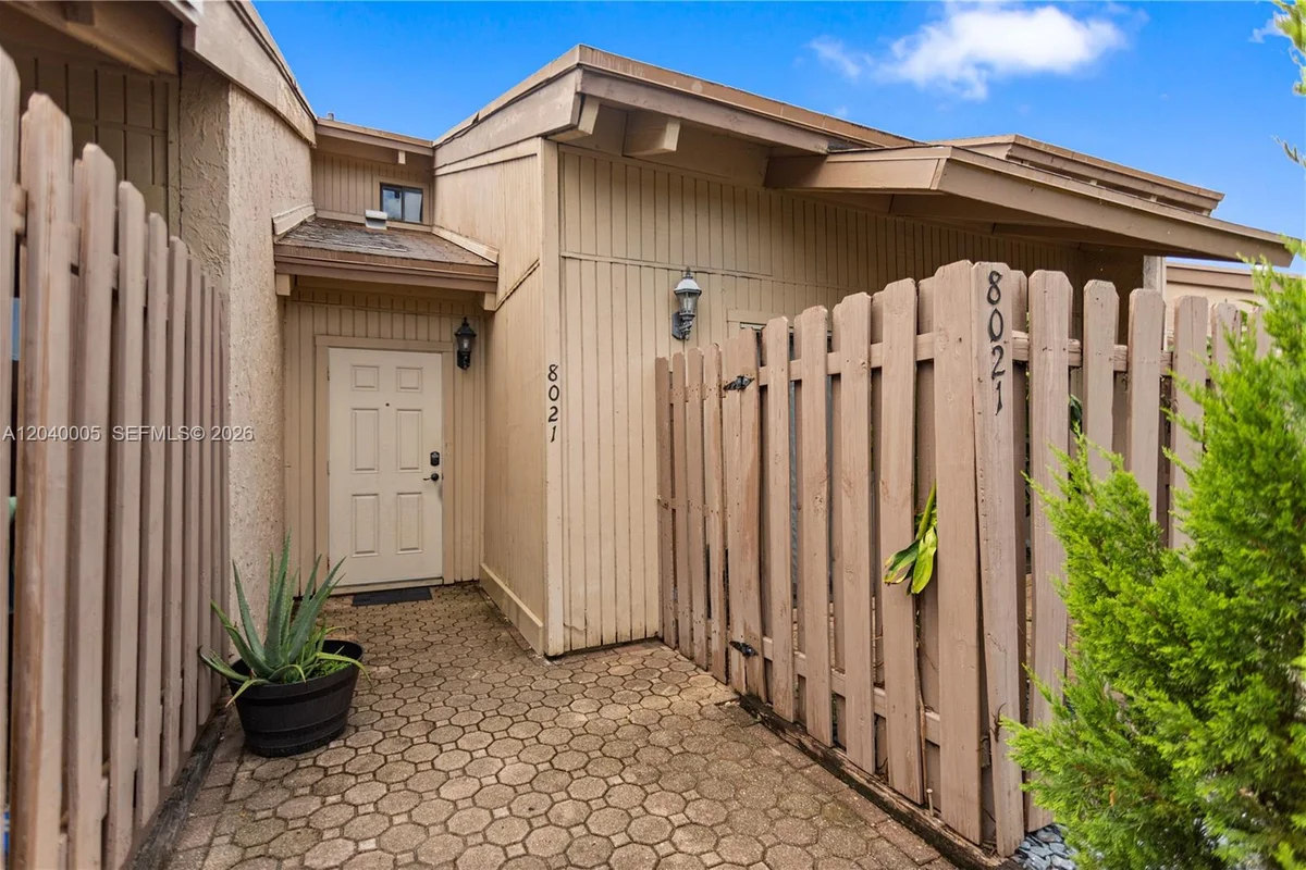 8021 SW 21st Ct, Davie: photo 1 of 2