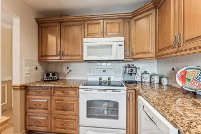 1051 Orange Ter #103, Delray Beach: photo 1 of 65