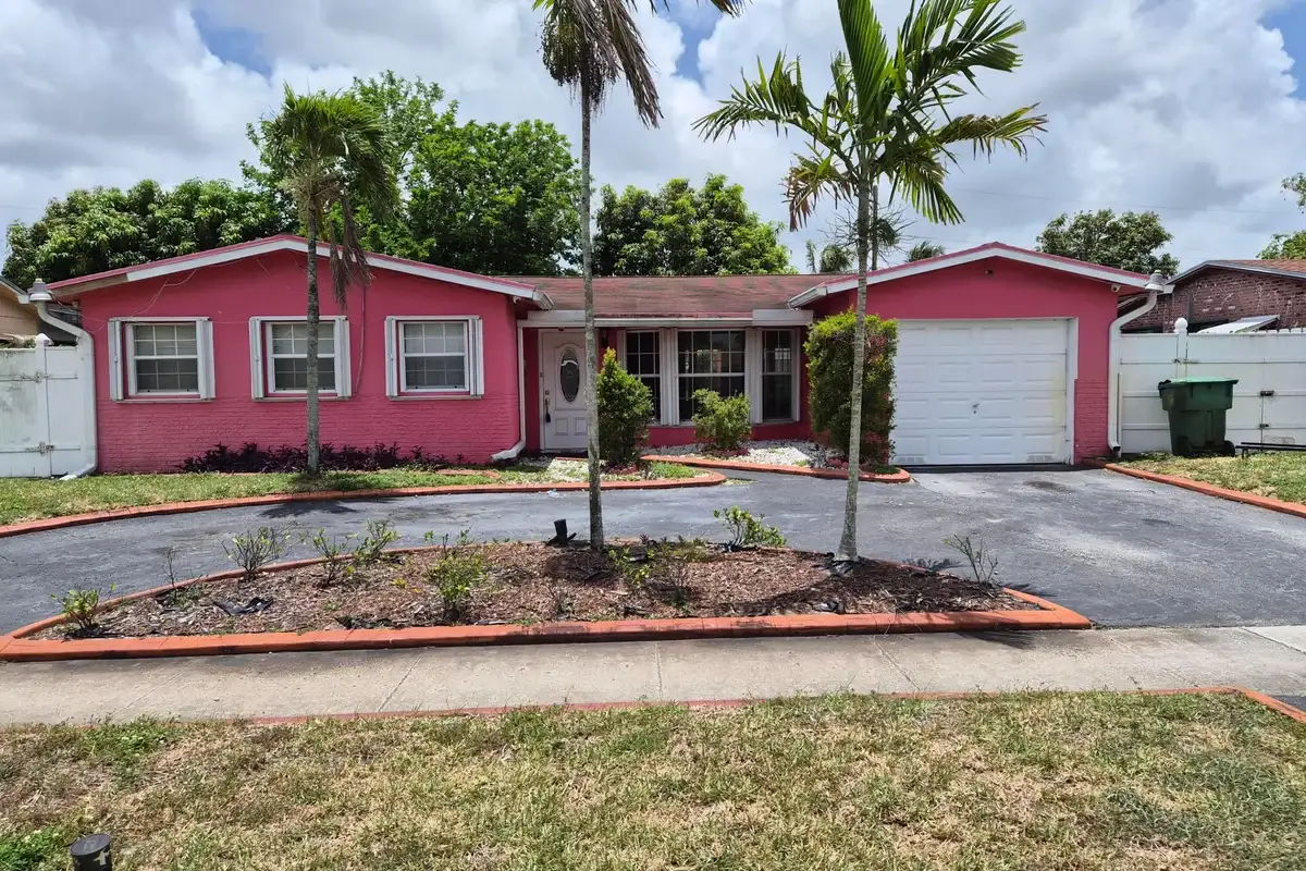 4960 NW 16th St, Lauderhill: photo 1 of 45