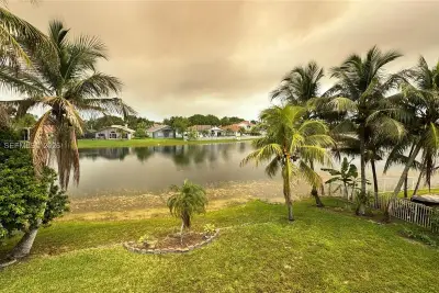 17471 SW 12th St, Pembroke Pines: photo 1 of 34