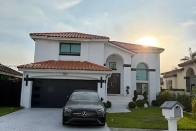 854 NW 132nd Ct, Miami: photo 1 of 37