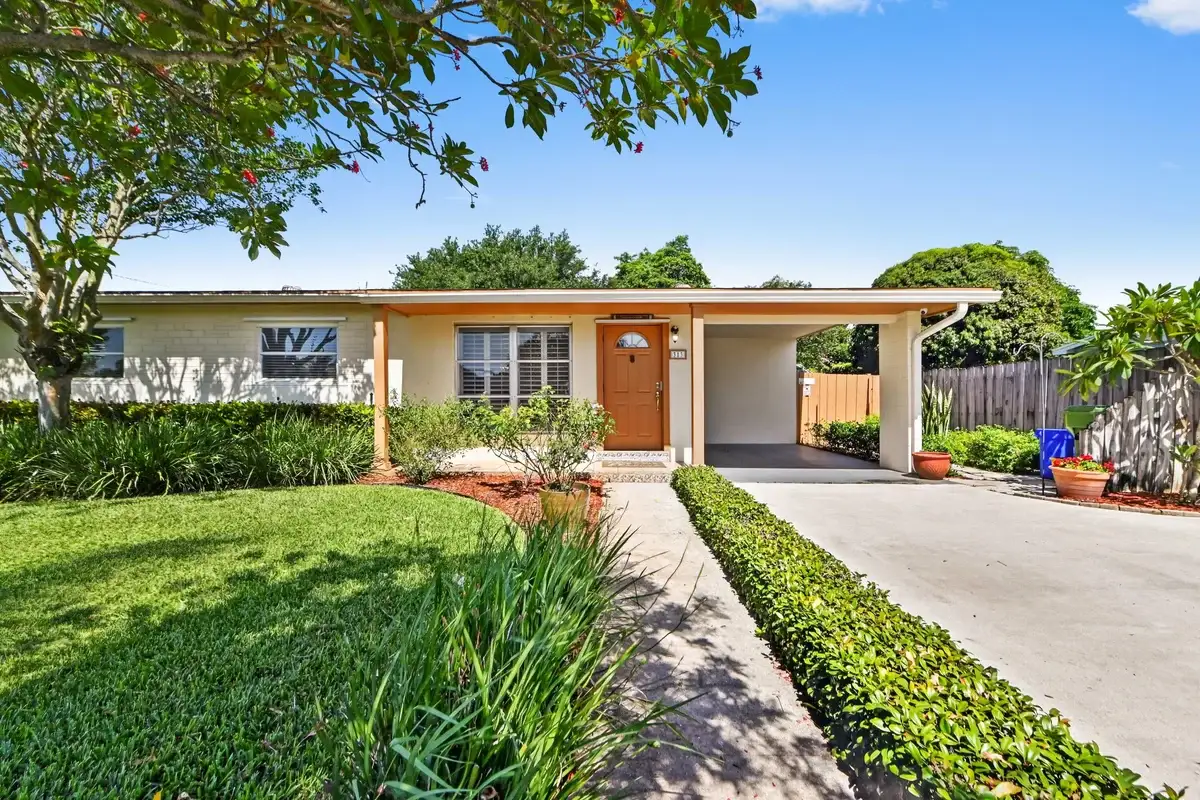 313 Poe Dr, Palm Springs: photo 1 of 36