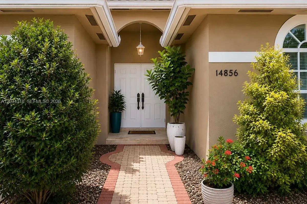 14856 SW 179th St, Miami: photo 1 of 33