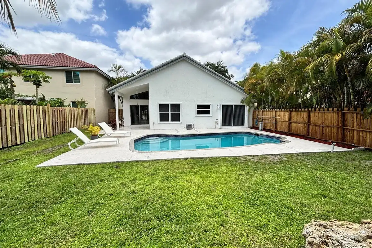 2990 NW 68th Ave, Margate: photo 1 of 42
