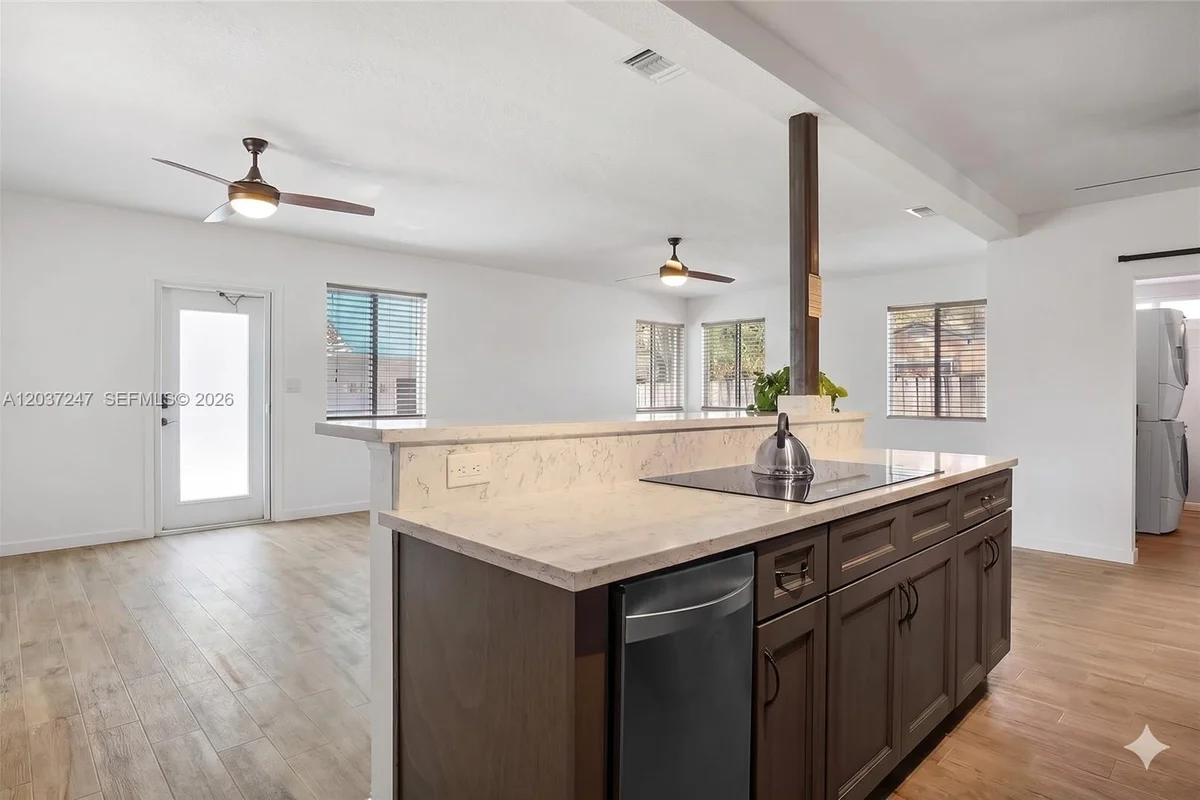 316 NW 29th St, Wilton Manors: photo 1 of 19