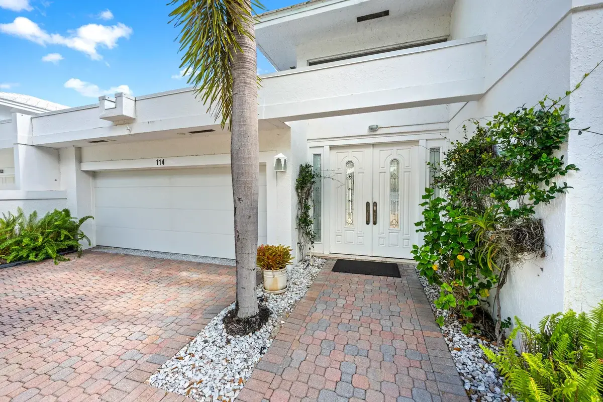 114 Waters Edge Dr, Jupiter: photo 1 of 26