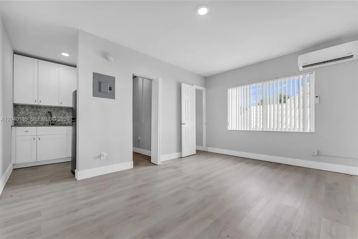 6647 SW 59th Pl #202, South Miami: photo 1 of 13